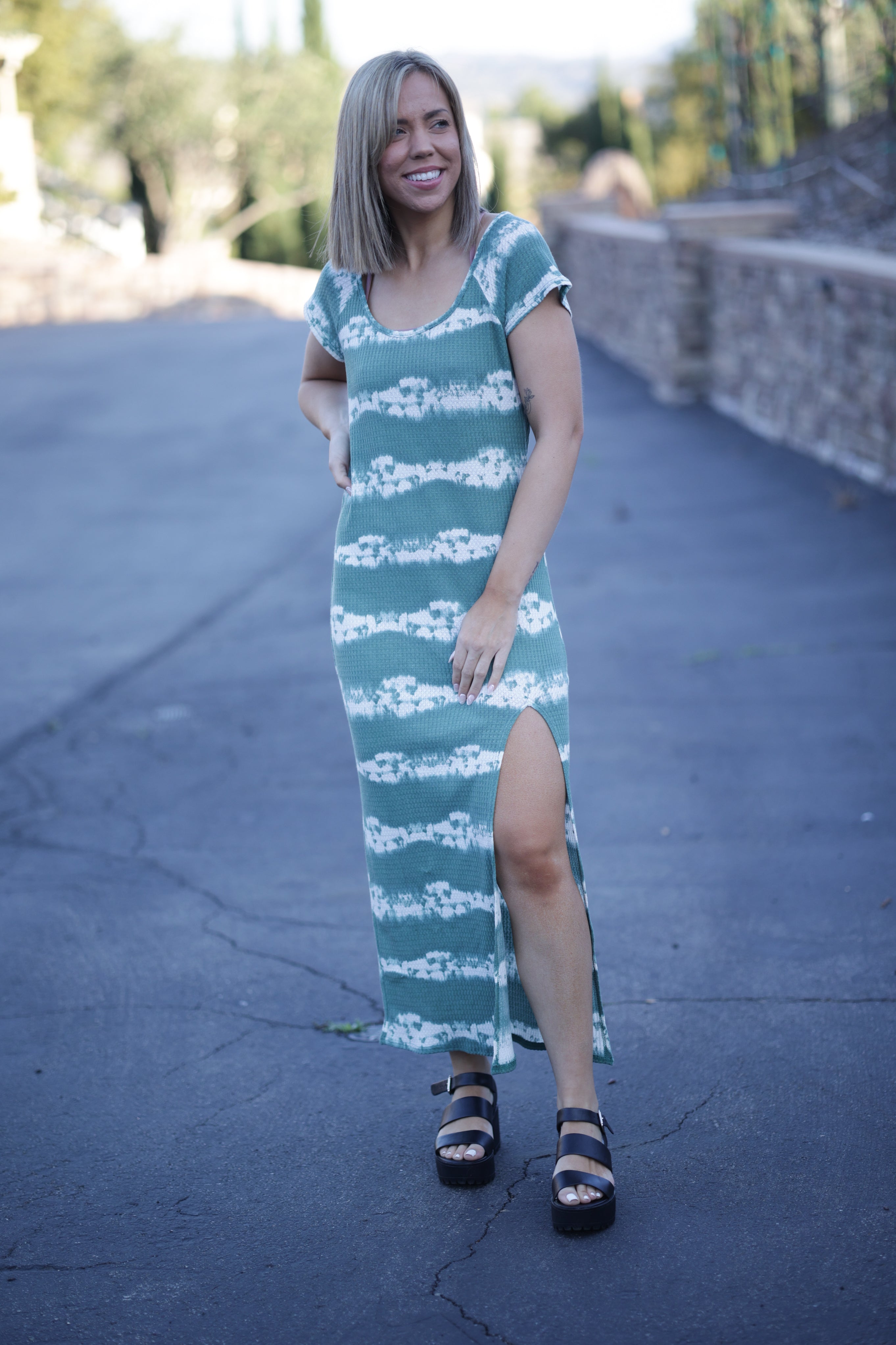 Dreaming of Waves - Maxi